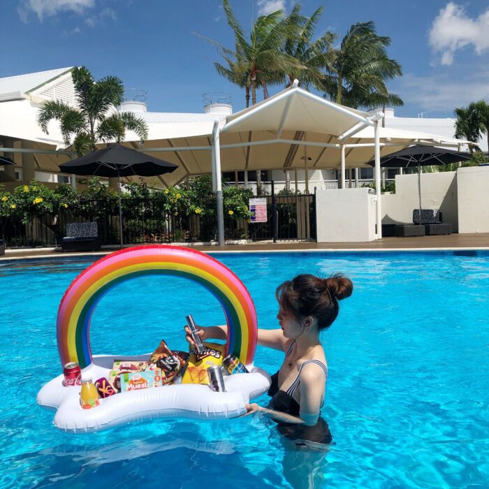 Plateau de Piscine Nuage Arc en Ciel Gonflable